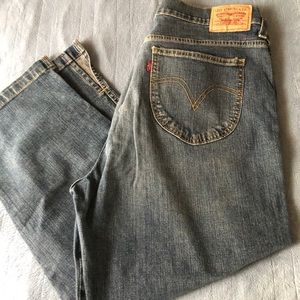 Levi’s Classic Capris